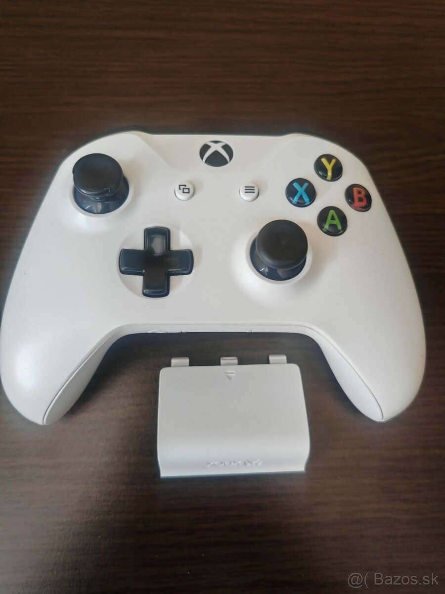 Predám ovládače na Xbox a playstation 4 - 4