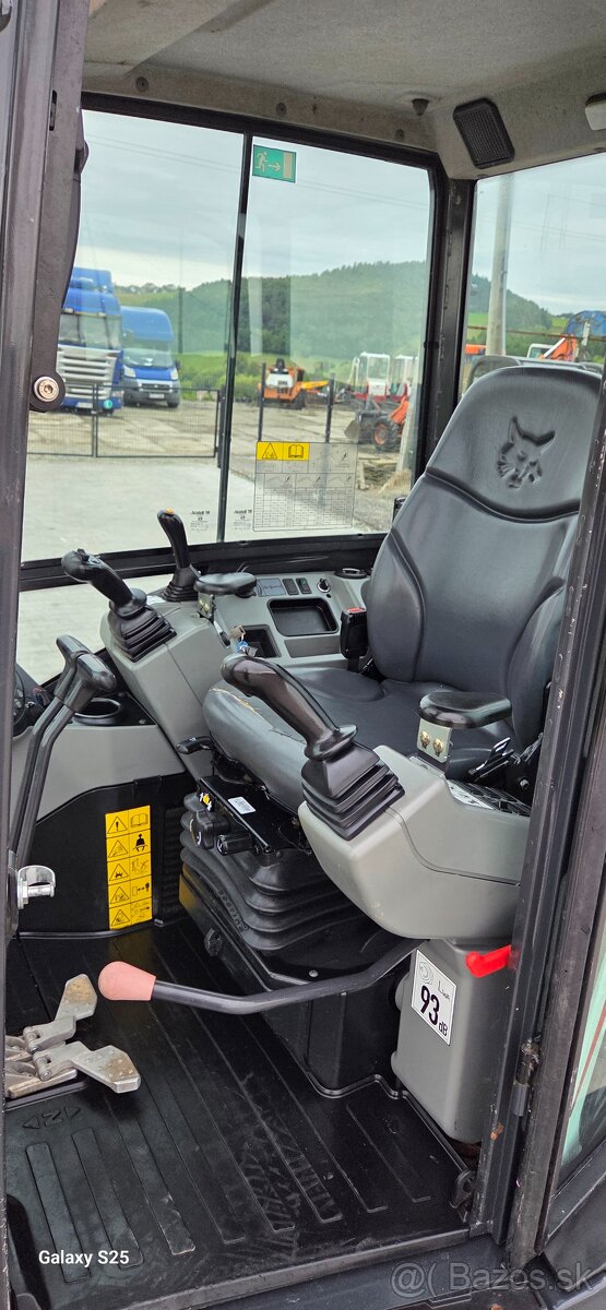 Minikoparka Bobcat E27-Z - 4
