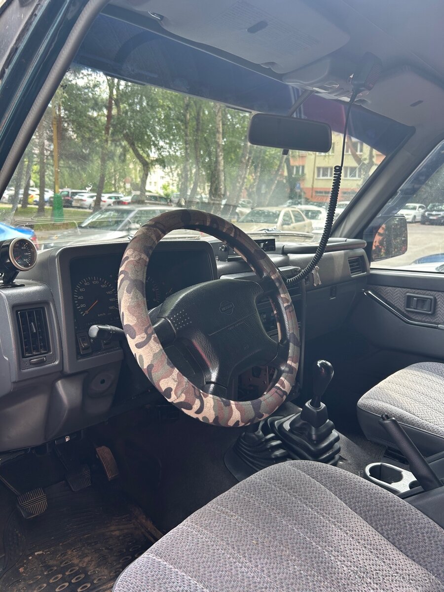 Nissan Patrol GRY60