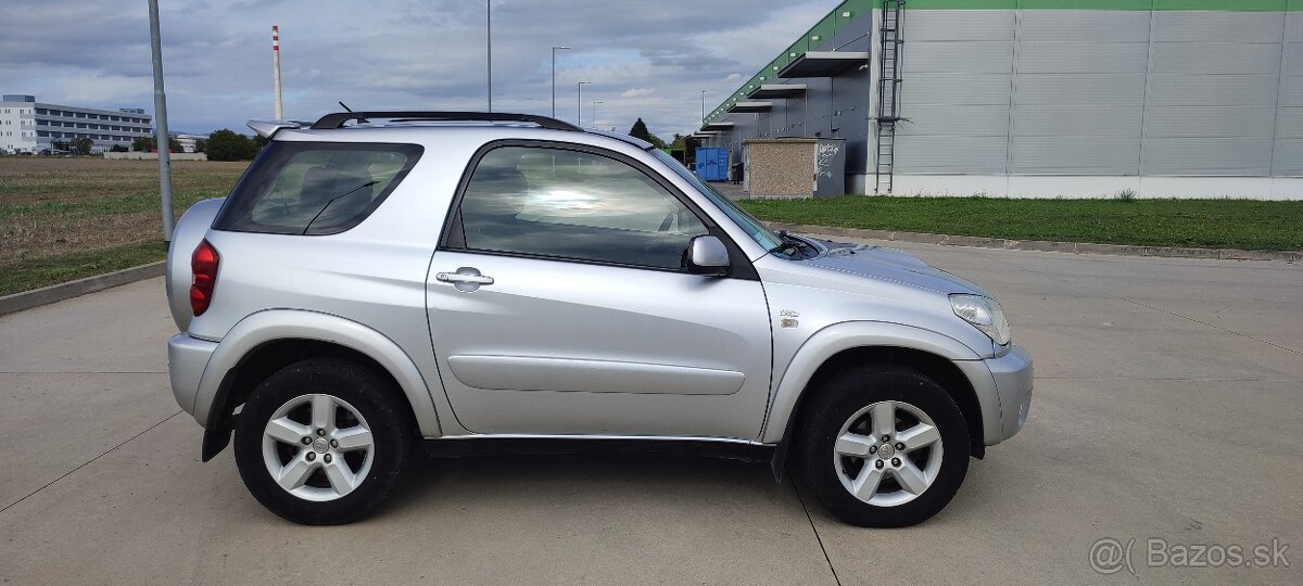 Toyota RAV4 2.0 D4D 85 KW 4x4 3-dv., r.v. 2005 - 4