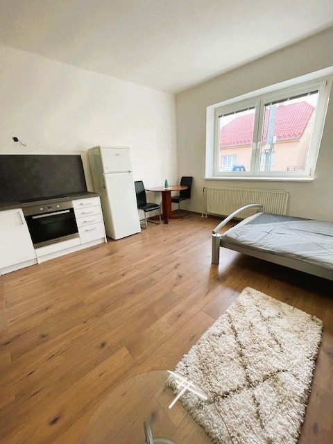 Zariadený 1 izbový byt v centre Malaciek na prenájom. - 4