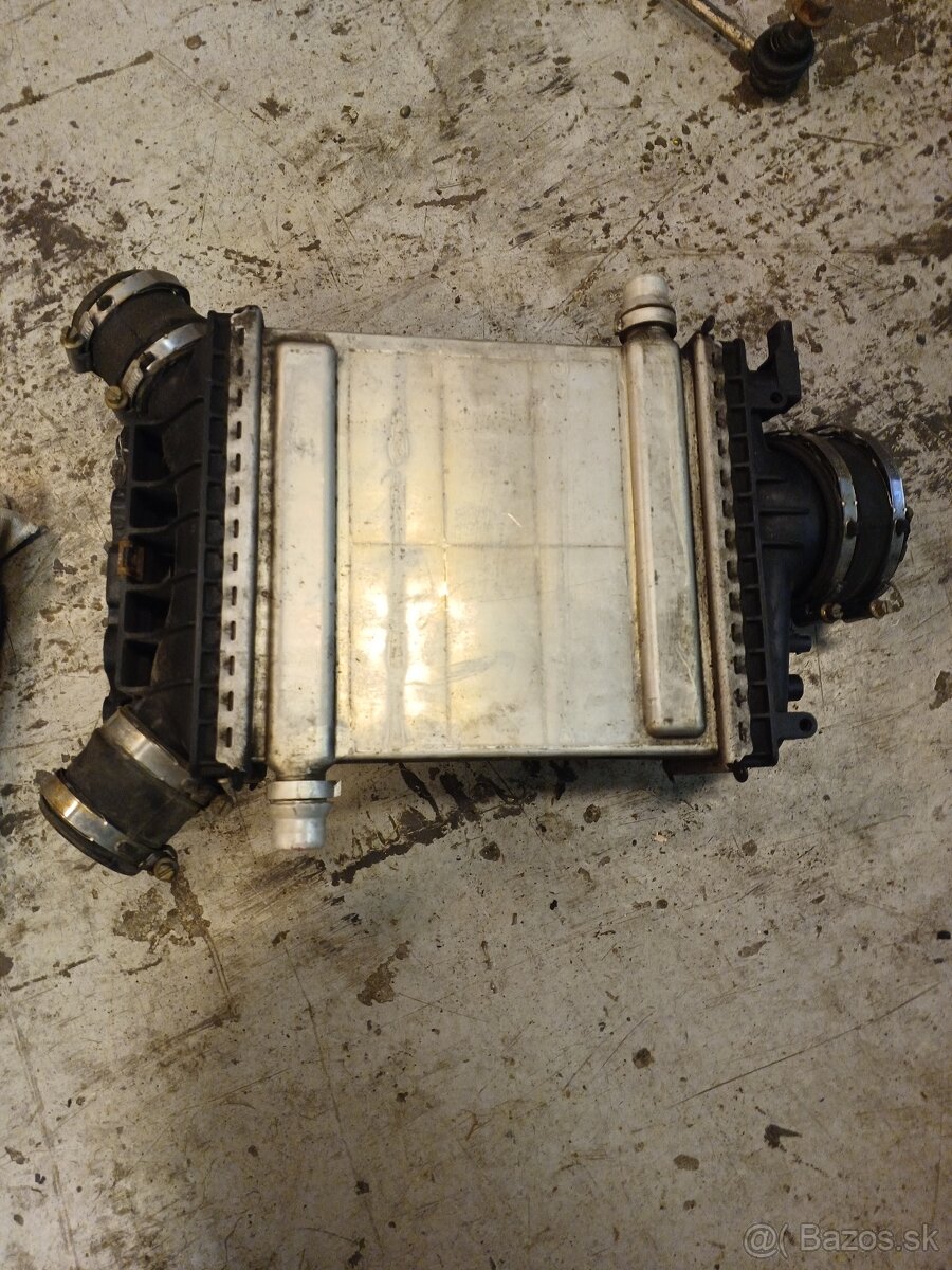 Chladič plniaceho vzduchu Mercedes A2760900214 - 4