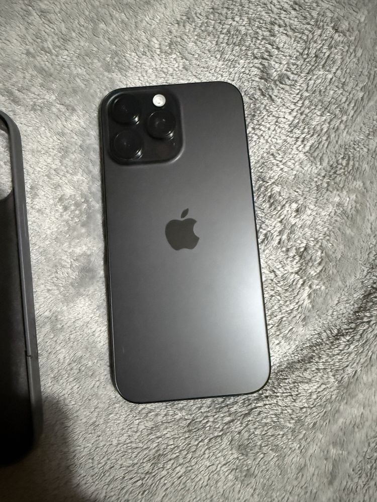 iPhone 16 Pro Max 256GB titanově černý - 4