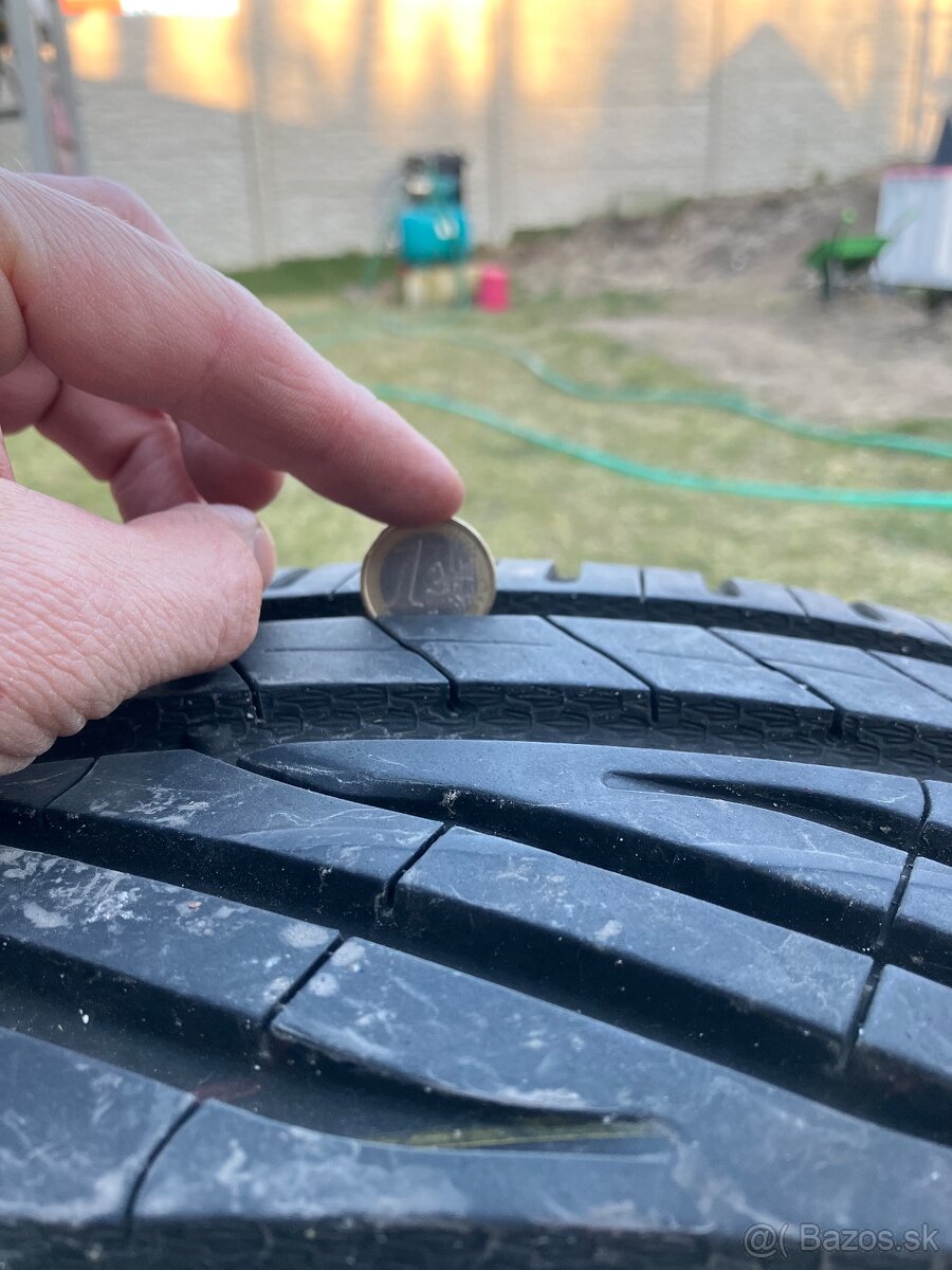 Letné pneu - 245/45 R19 - 4