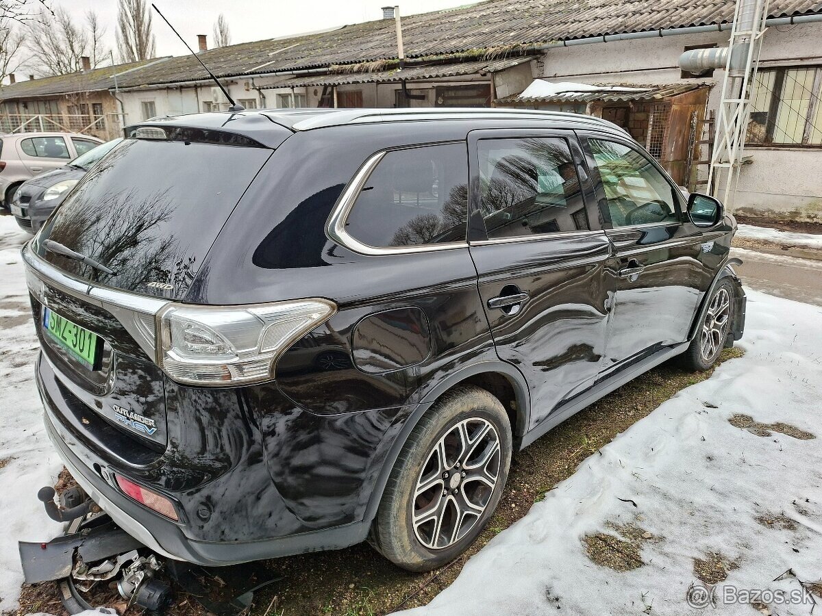 Mitsubishi Outlander PHEV 2.0 - 2015 - 4x4 - 4
