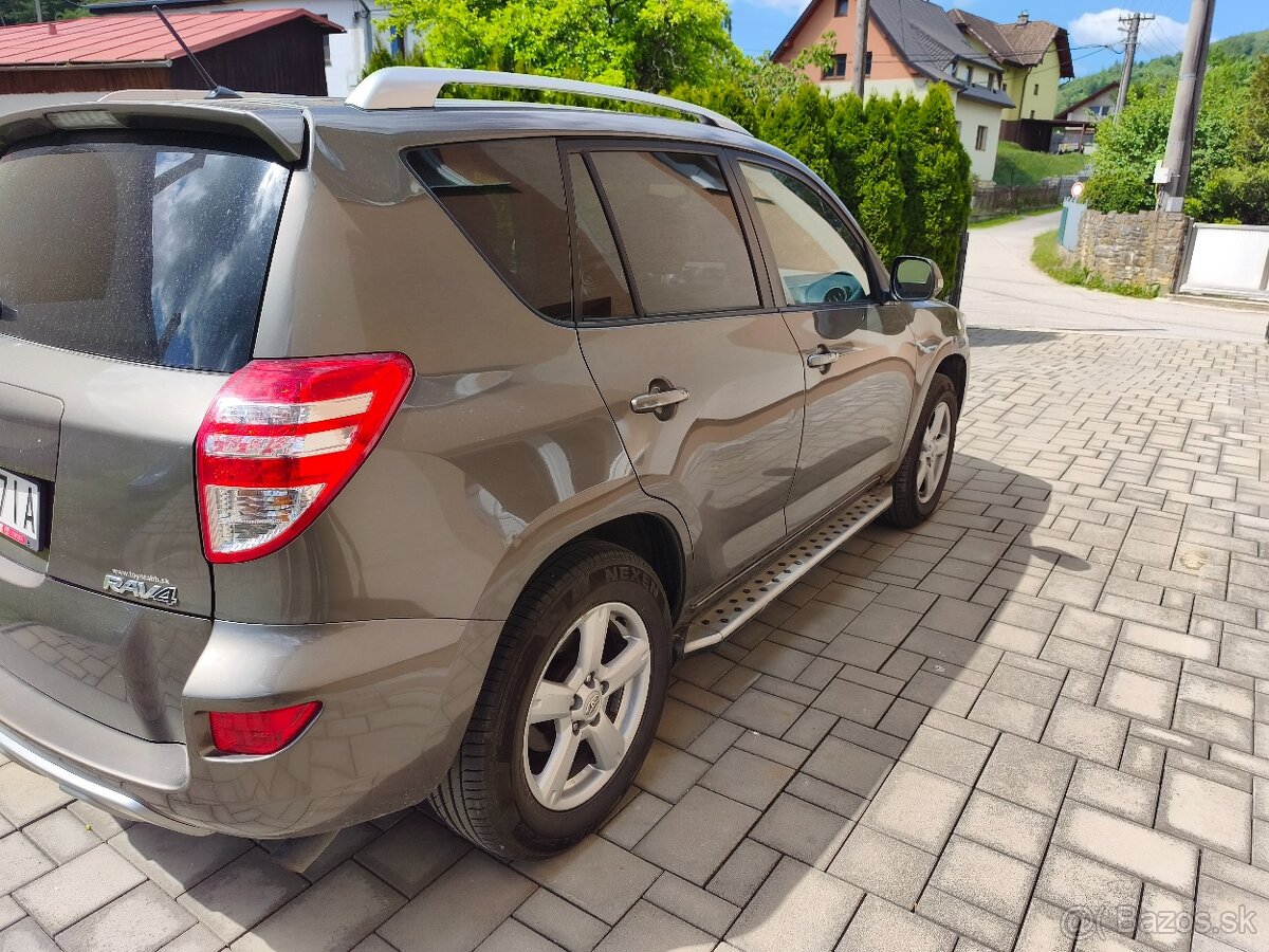 Predám Toyotu RAV4 2011 - 4
