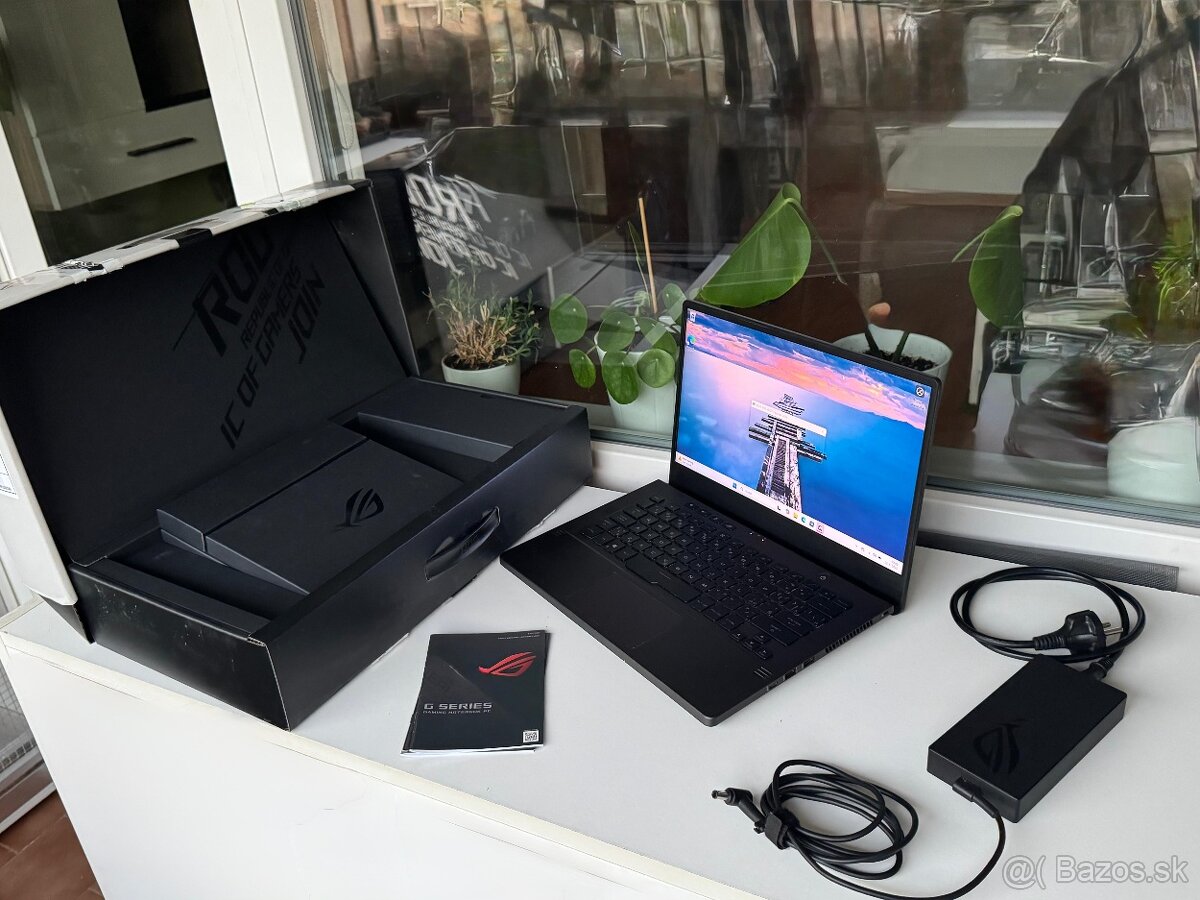 ASUS ROG Zephyrus G14 (RTX 3050 / QHD / 16GB) - 4