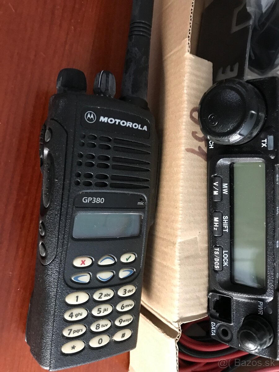 Výkonná vysielačka do auta 400-470MHz - 4