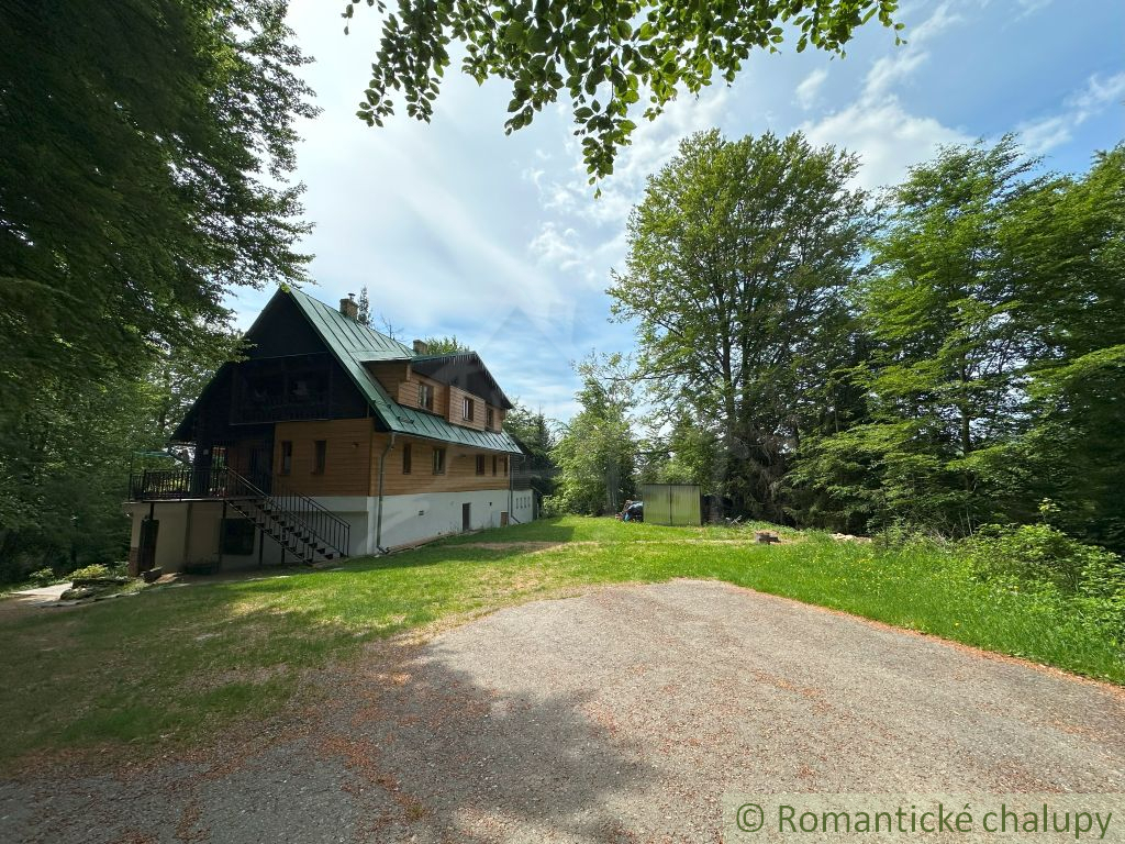 Exkluzívne: Veľká chata na peknom mieste Kokava-Línia. - 4
