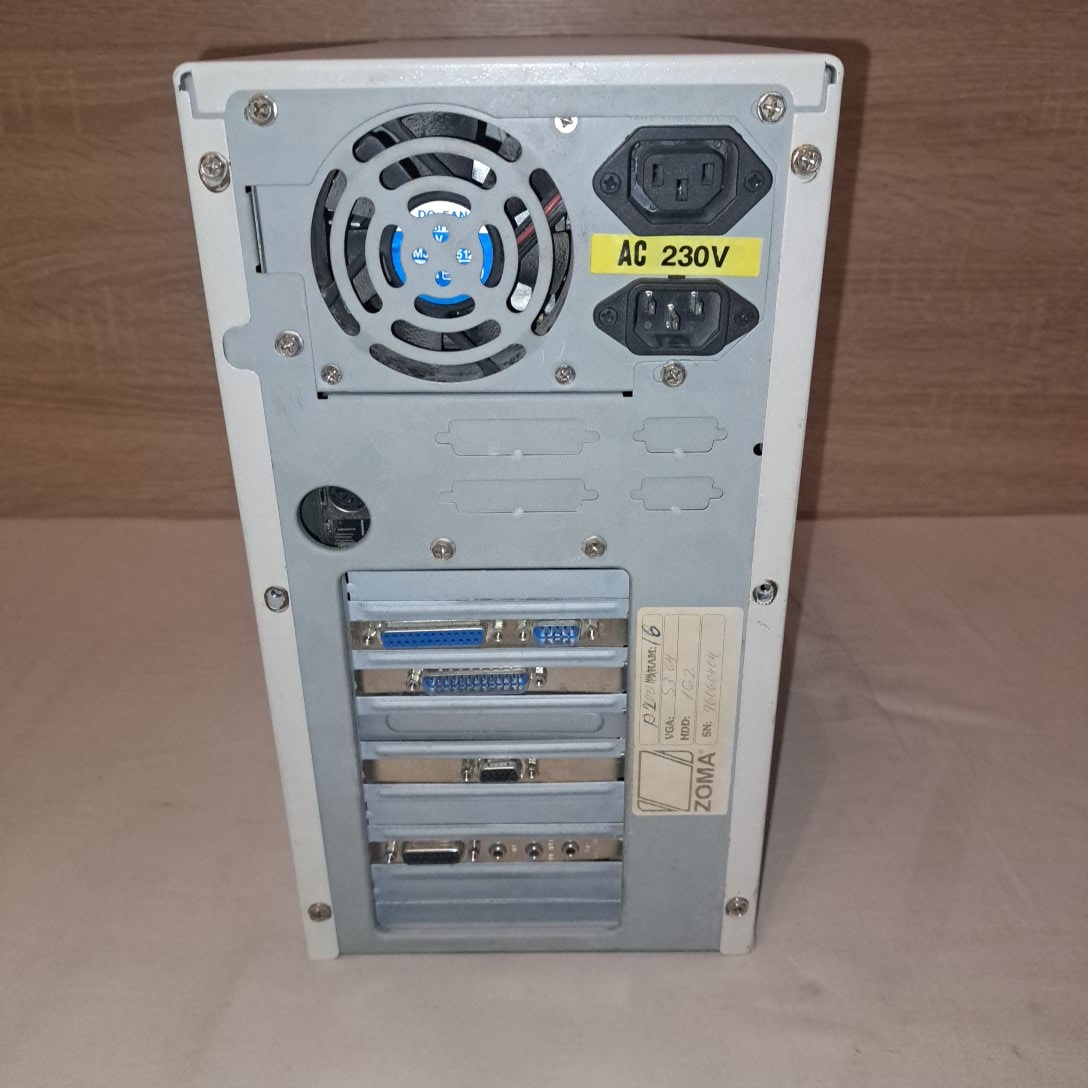 stary pocitac intel pentium 200 - 4