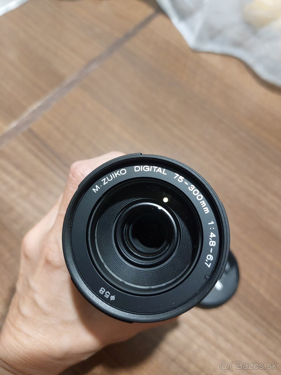 Olympus M.Zuiko Digital ED 75-300 f4 8-6.7 II - 4