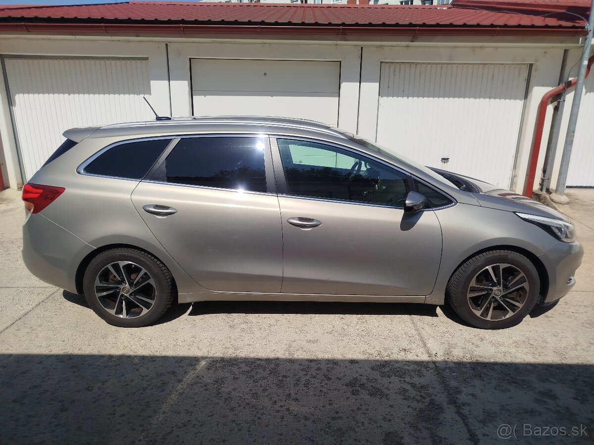 Kia Ceed sw Platinum 1,6 CRDi 94kw - 4