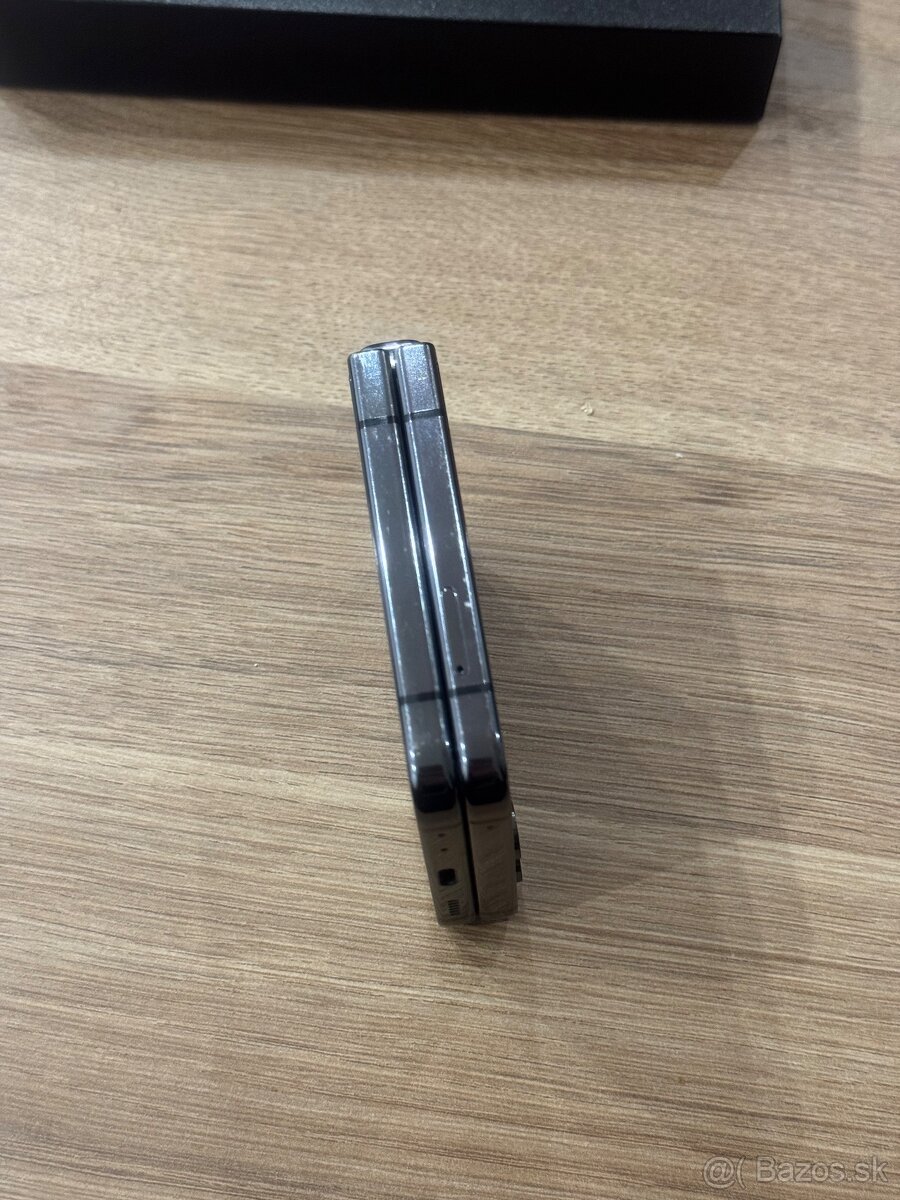 Samsung Z flip 5 512GB Graphite - 4