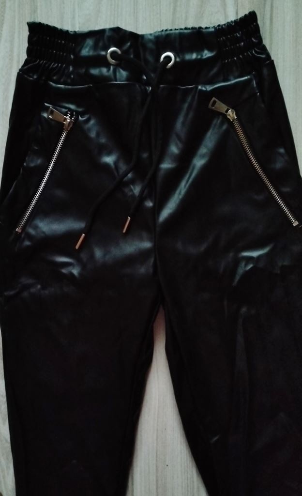 Koženkové legíny, v. M - 4