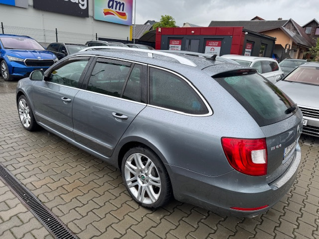 Škoda Superb Combi 2.0 TDI CR 4x4 Elegance DSG - 4