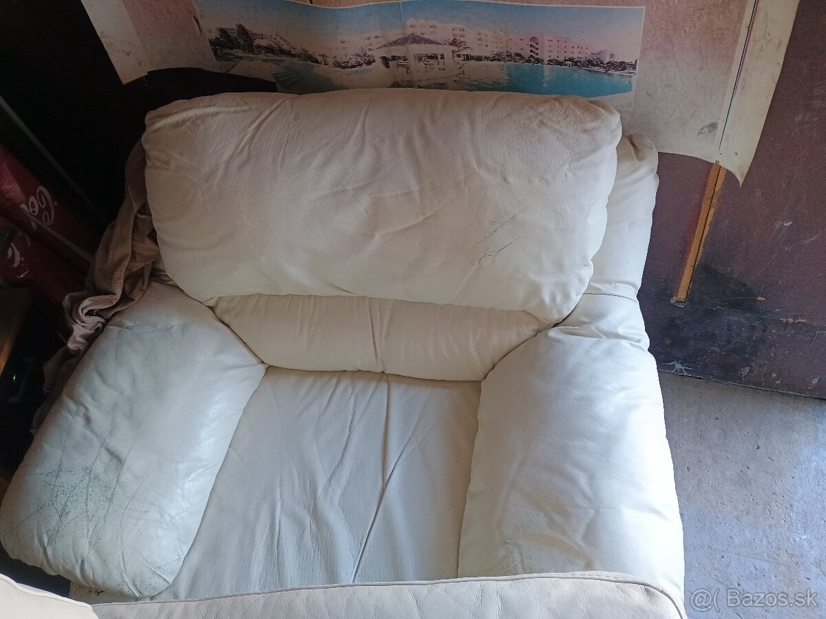 Dve biele kožené kreslá - 4