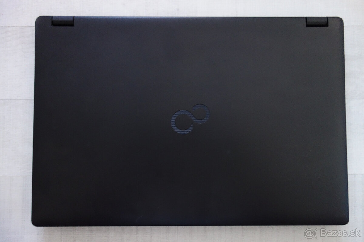 FUJITSU Lifebook E559 - 4