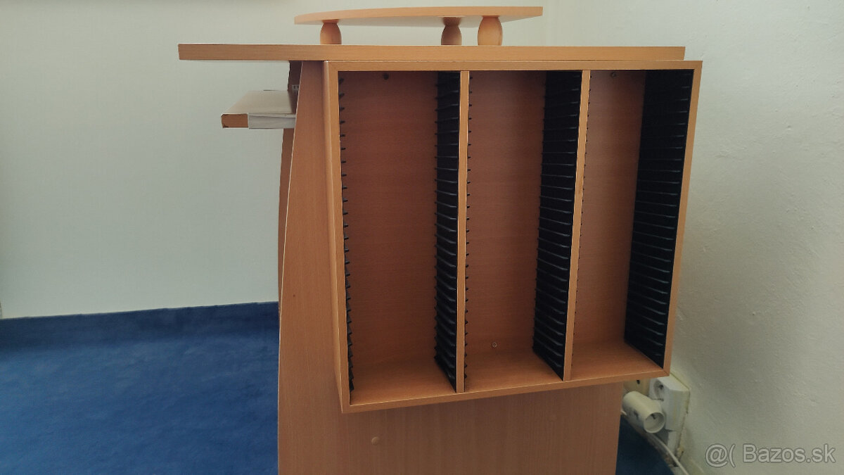 Predám pracovný stôl pre PC - 4