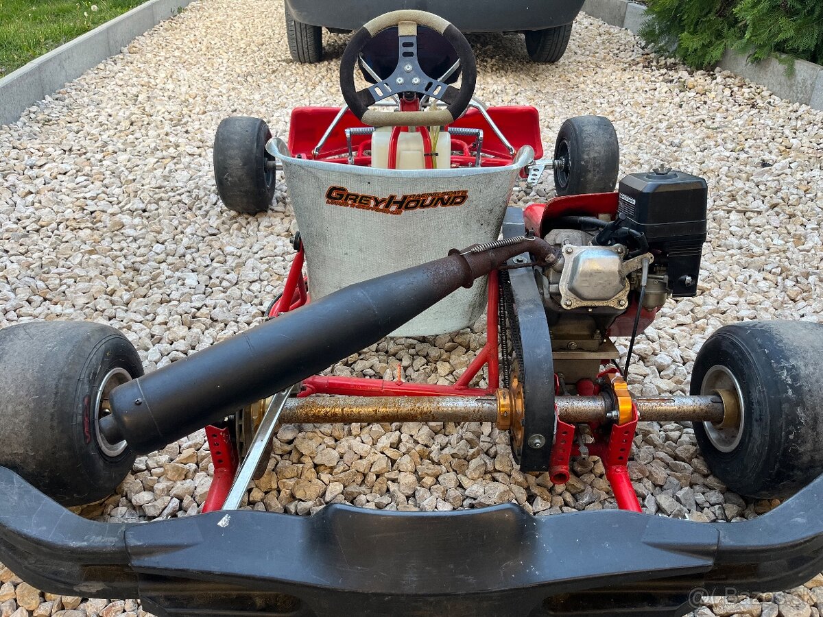 Motokára Gillard - 4