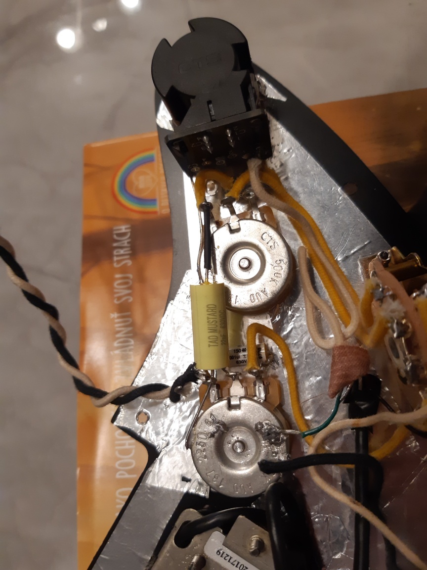 snímač Seymour Duncan SH-4 + pickguard - 4