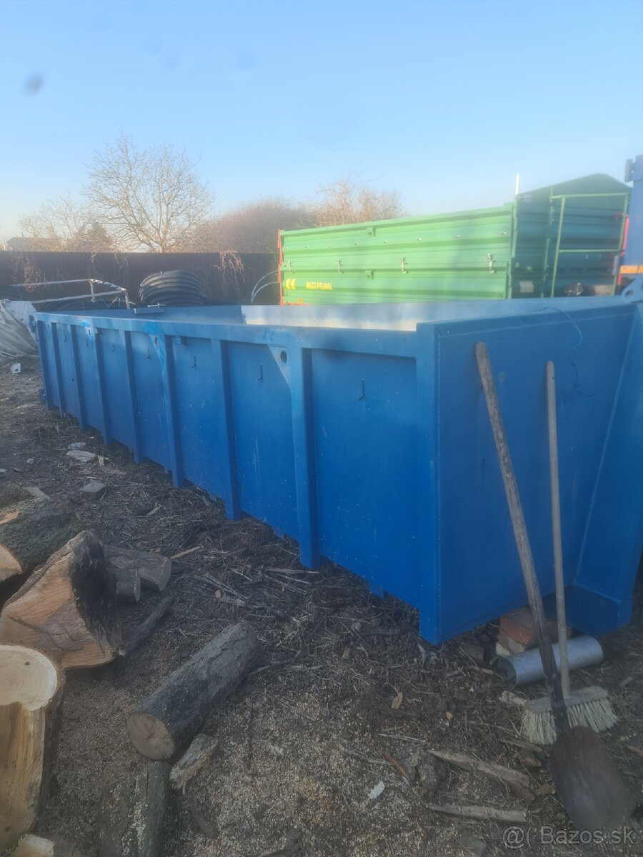 Nákladné vozidlo na prepravu kontajnerov - 4