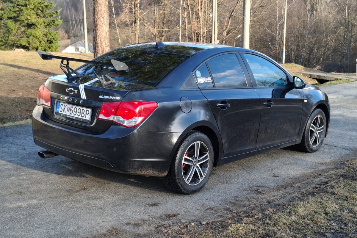 Predám chevrolet Cruze 1.6bendzin - 4