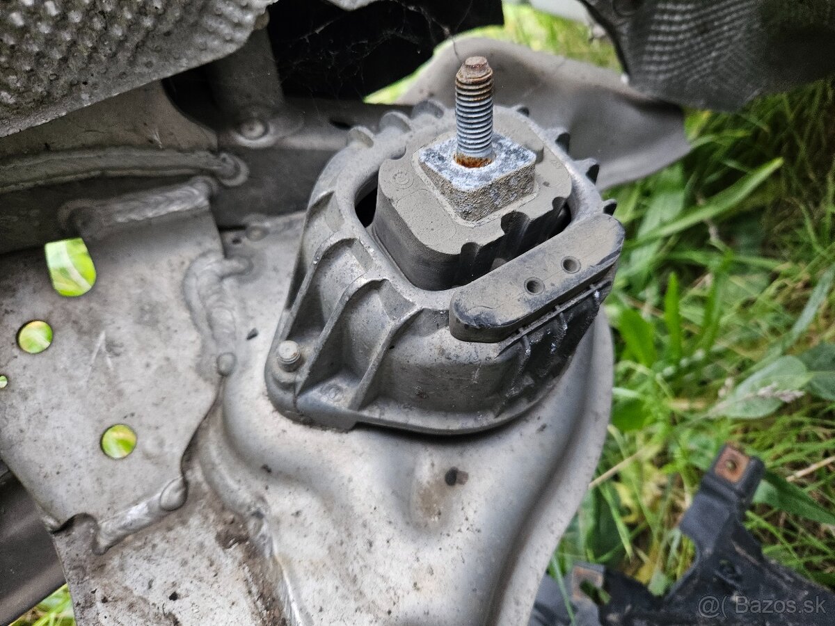 Rozpredám BMW e87 118d 90kw - 4