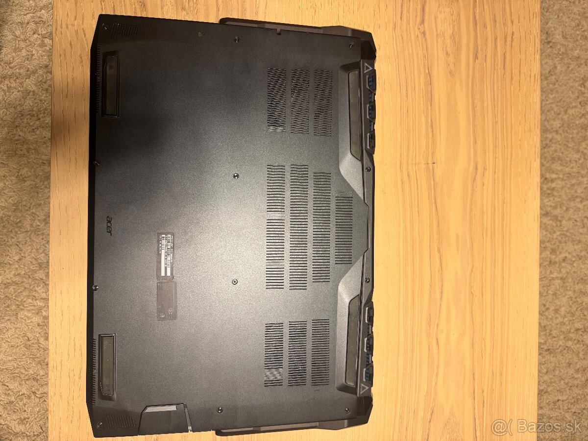 Acer Predator Triton 900 - 4