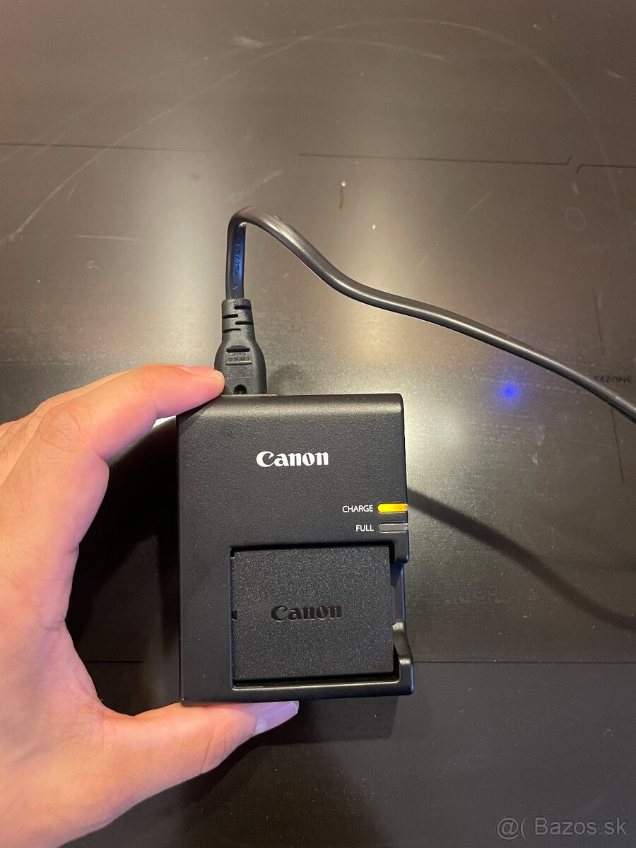 Canon EOS 1300D + objektív + taška + nabíjačka - 4