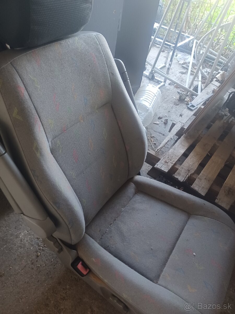 Predam dvoj sedacku T5 - 4