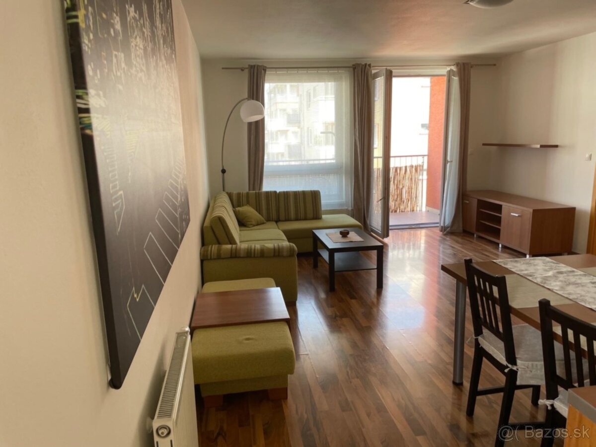 Prenájom moderného 2-izbového bytu v Ružinove - 4