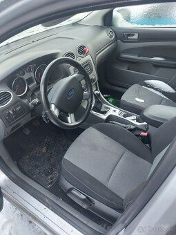 Rozpredám Ford Focus MK2 2011 lift HB - 4