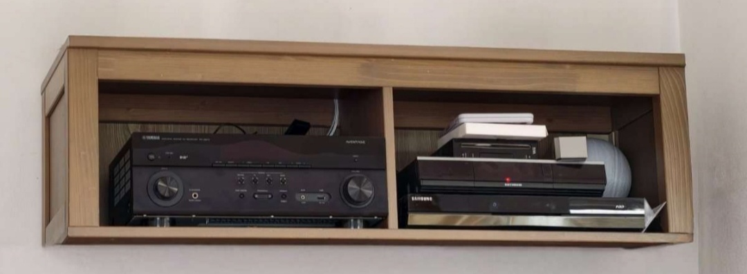 Hemnes hnedá vitrína a regál - 4