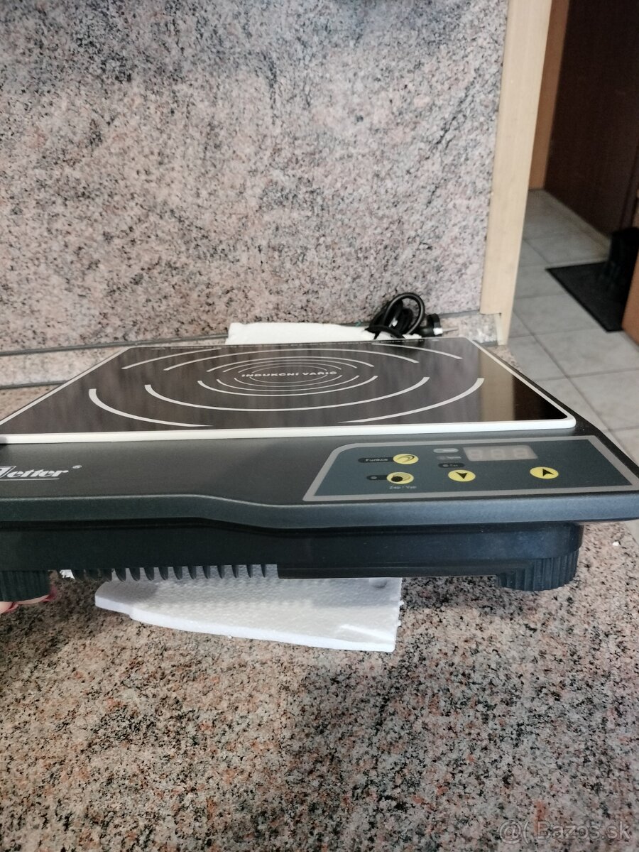 Indukčný varič 1800W - 4