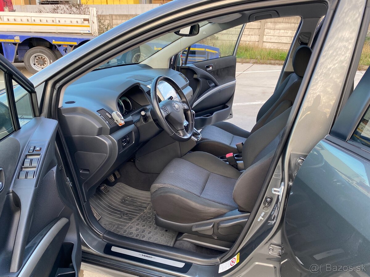 Toyota Corolla Verzo - 4