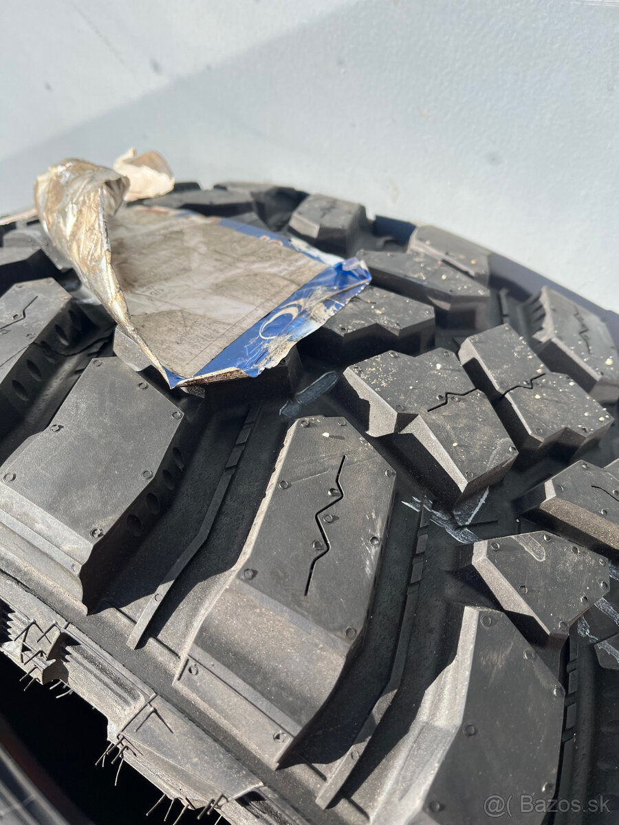 Cooper Discoverer STT Pro 295/65 R20 - 4