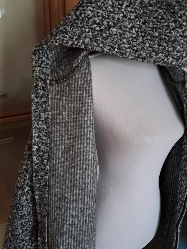 dámsky kabát s kapucou - 4