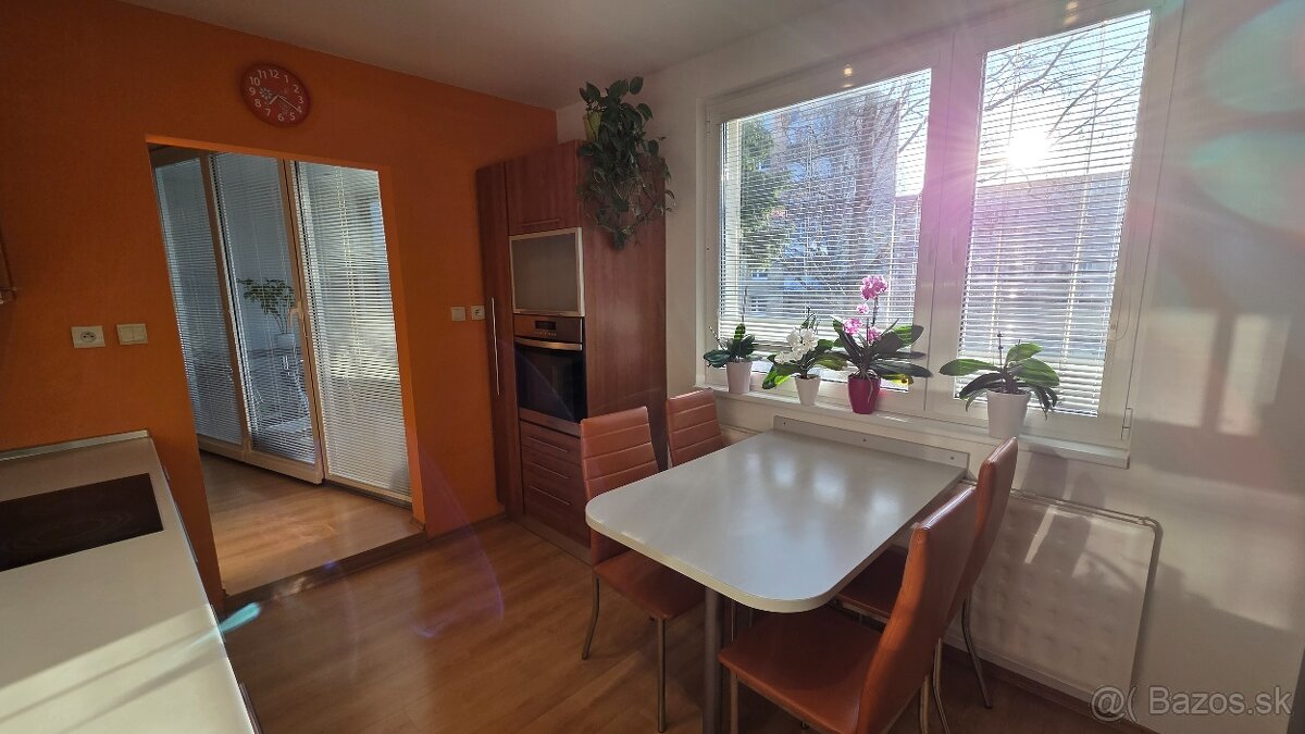 Prenájom 3izb.bytu na SNP - 4