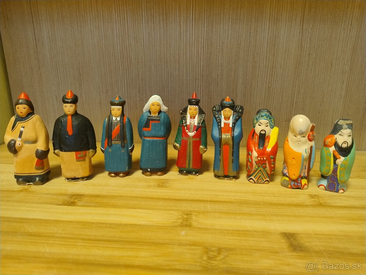 staré hračky, postavičky - 4