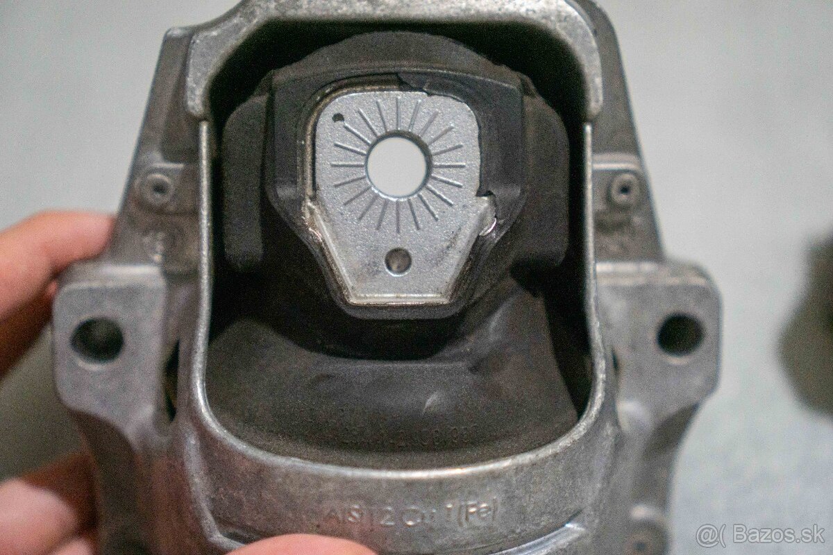 Audi A4 B8 2.0TDI Original uloženie motora - 4