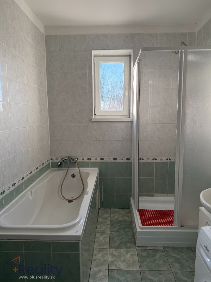 Trojizbový RD s garážou v obci Veľké Blahovo na predaj - 4