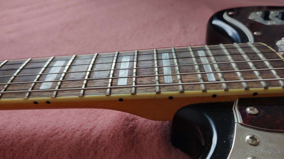 Predám Fender Squier Classic Vibe 70s Jaguar LRL Black - 4