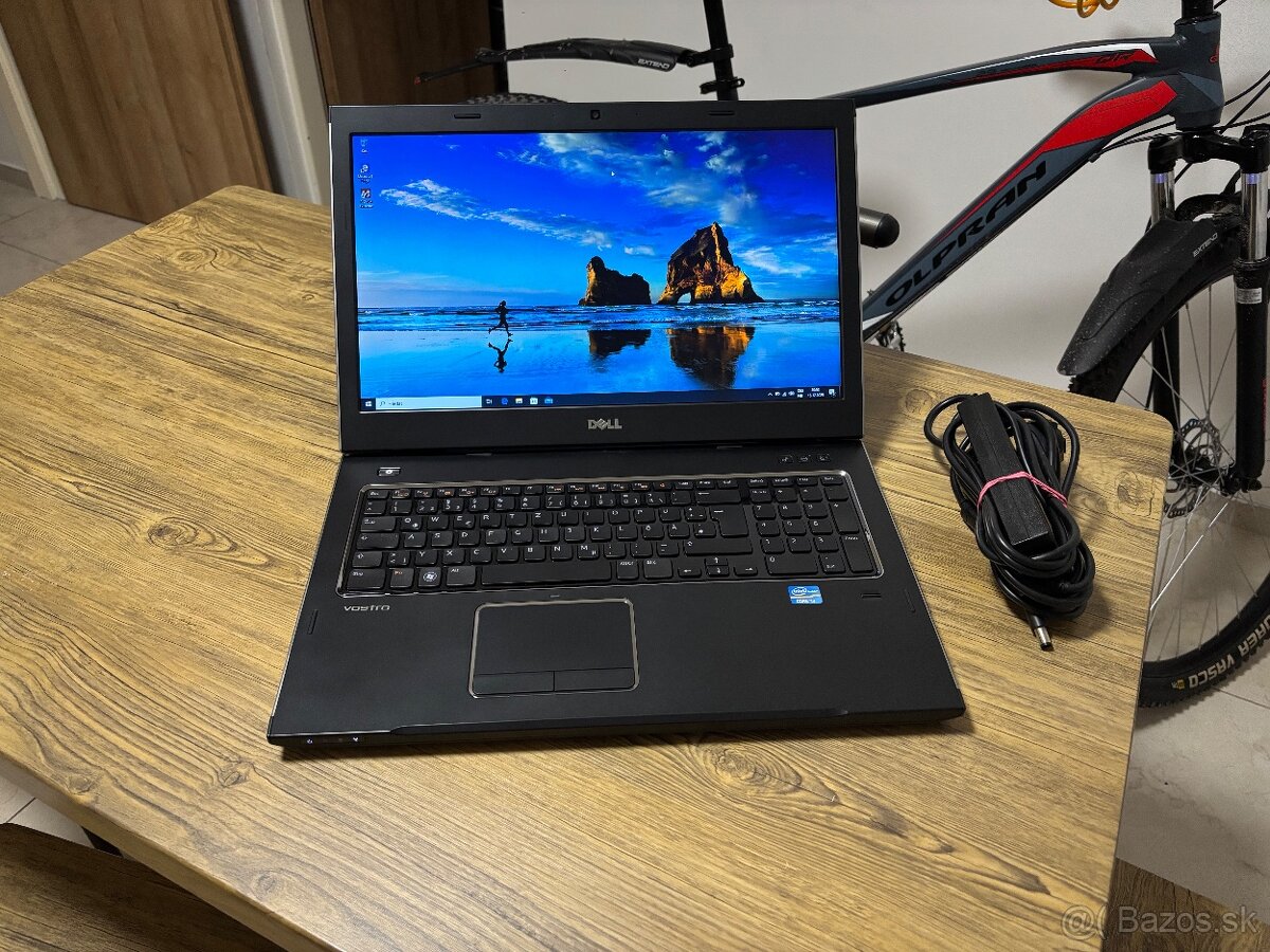 17.3"/Dell/Notebook/i3/8GB RAM DDR3/500GB HDD/Intel HD 2GB - 4