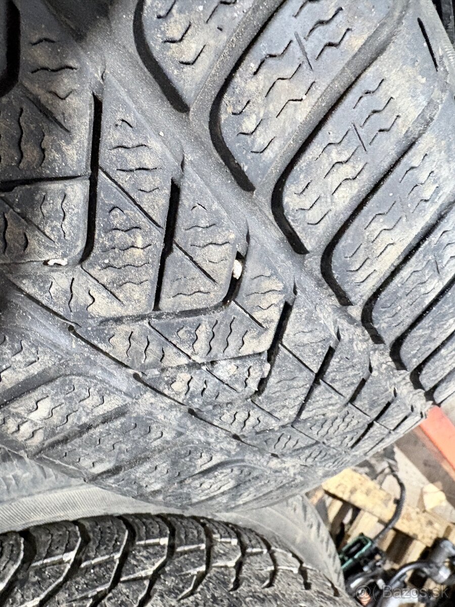 Pirelli sottozero 3 215/55 r17 zimné - 4