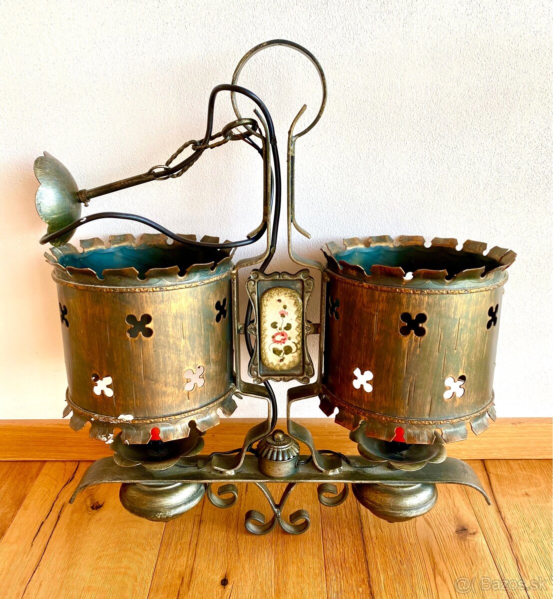 Starý mohutný lustr - 4