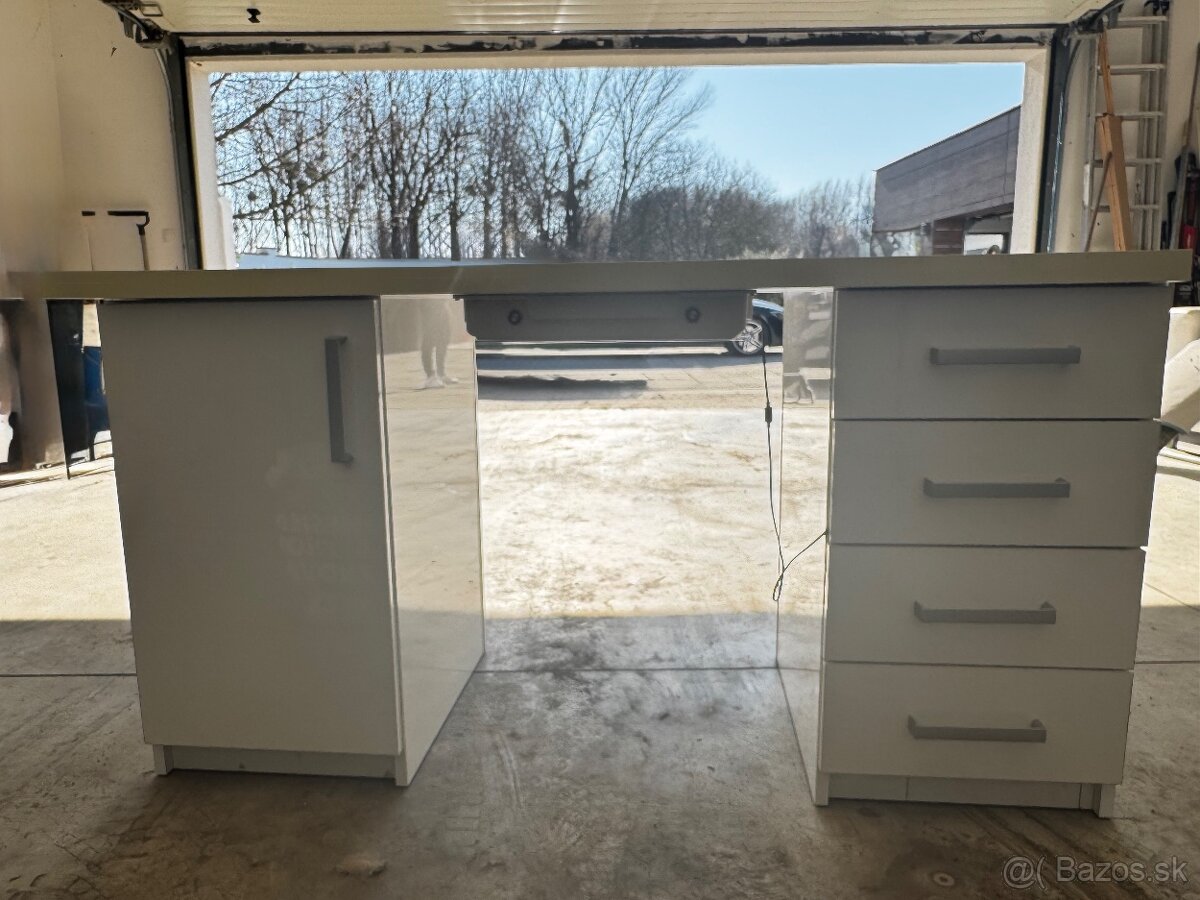 Manikérsky stôl - 4