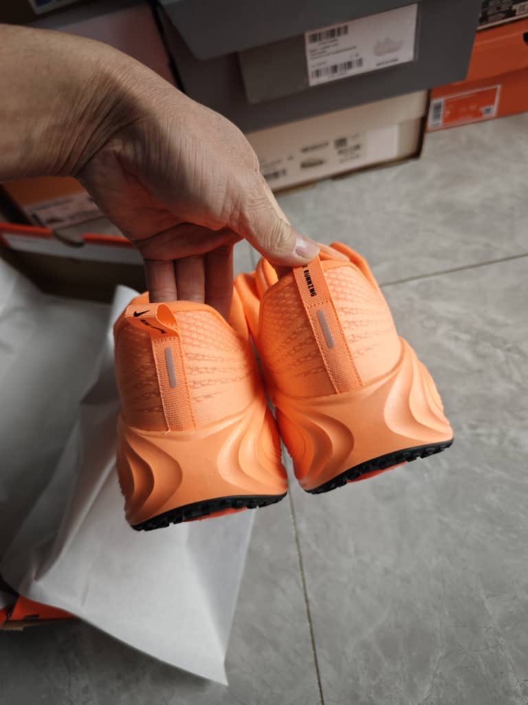 NIKE vomero zoom bezecke tenisky - 4