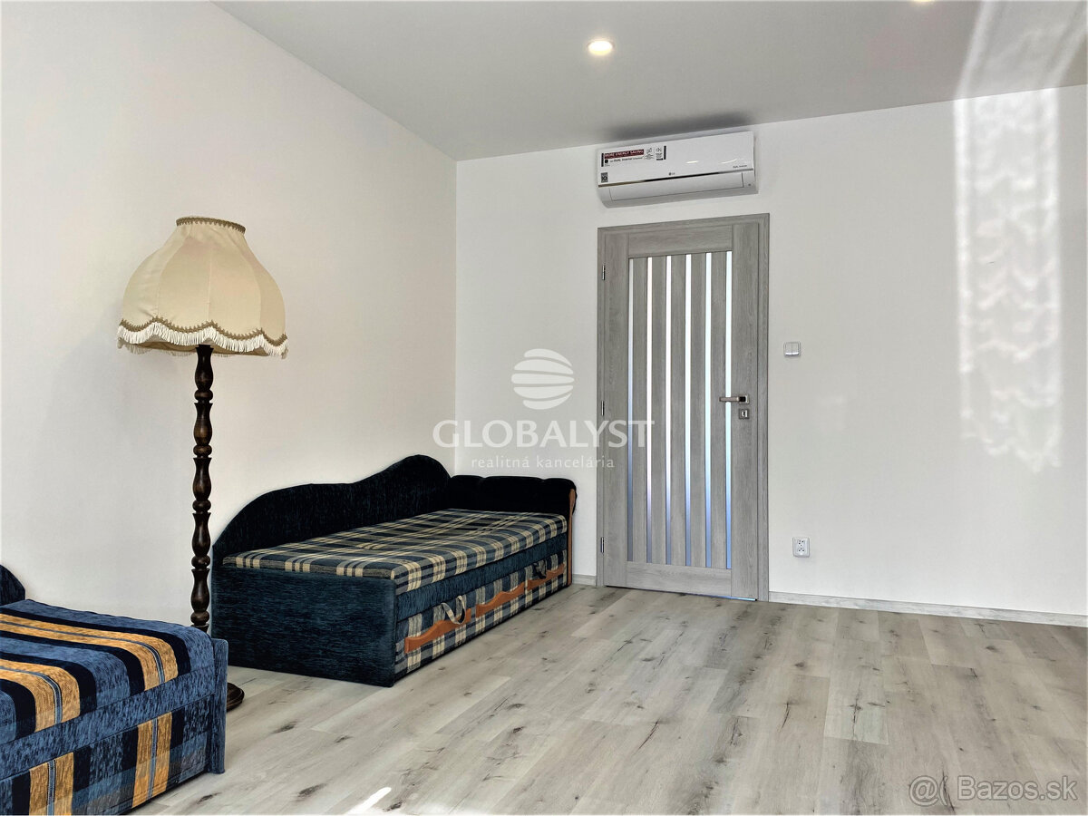 Priestranný, rekonštruovaný 3 izbový byt v centre mesta na T - 4