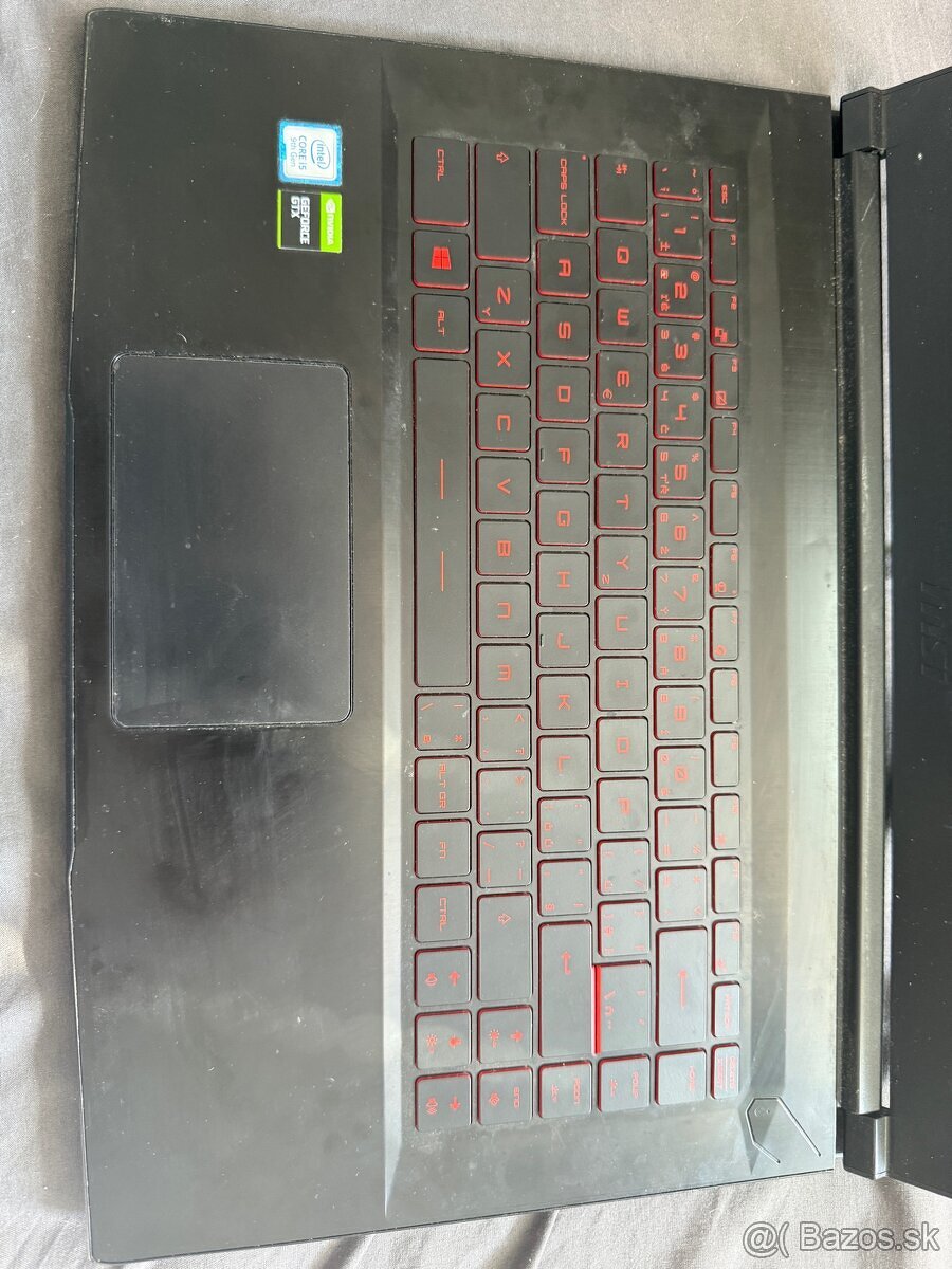 Msi herny notebook - 4