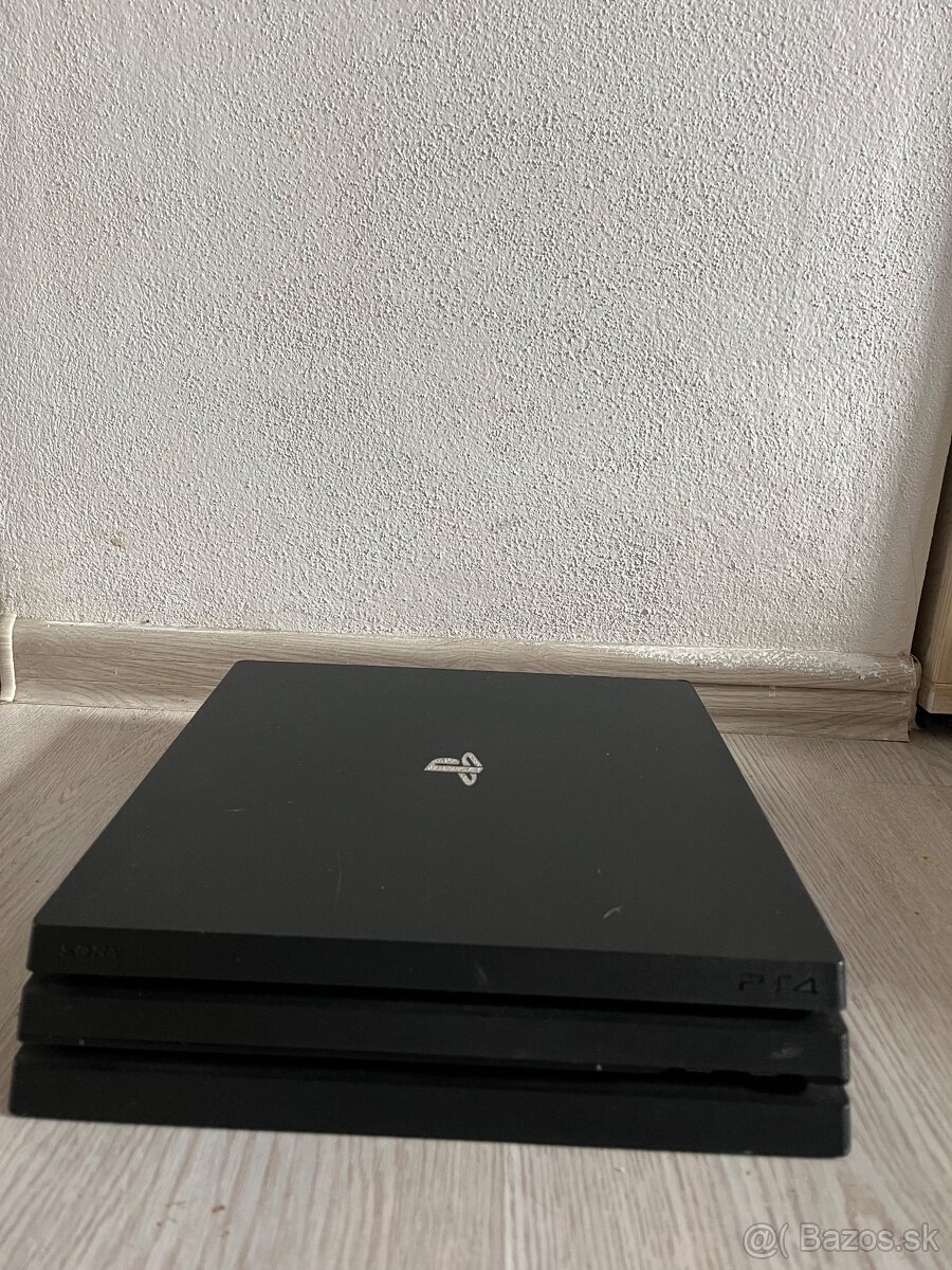 Playstation 4 pro - 4